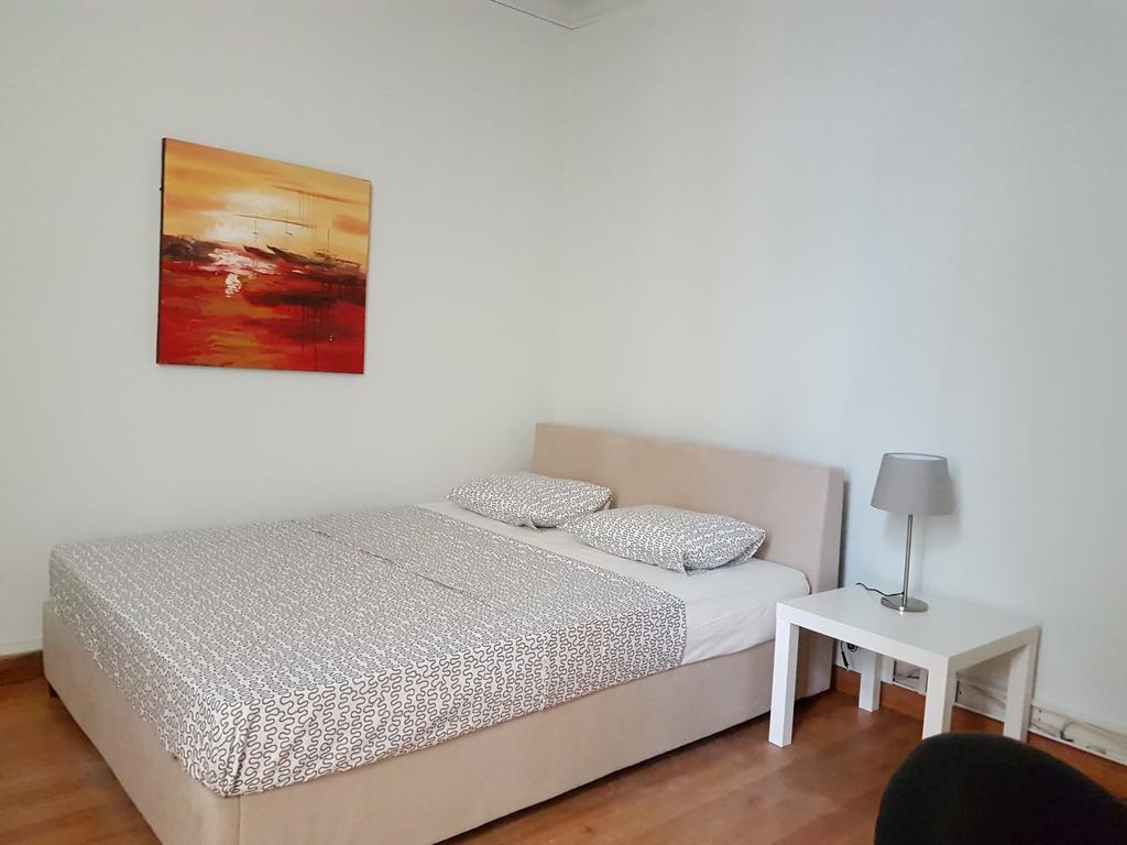 Errathens Pine Red And Taupe - Center Apartamento Atenas