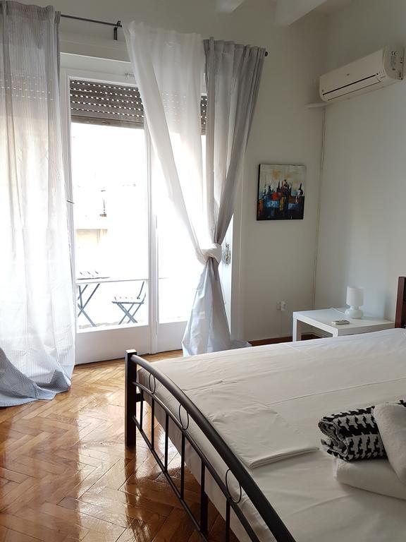 Errathens Pine Red And Taupe - Center Apartamento