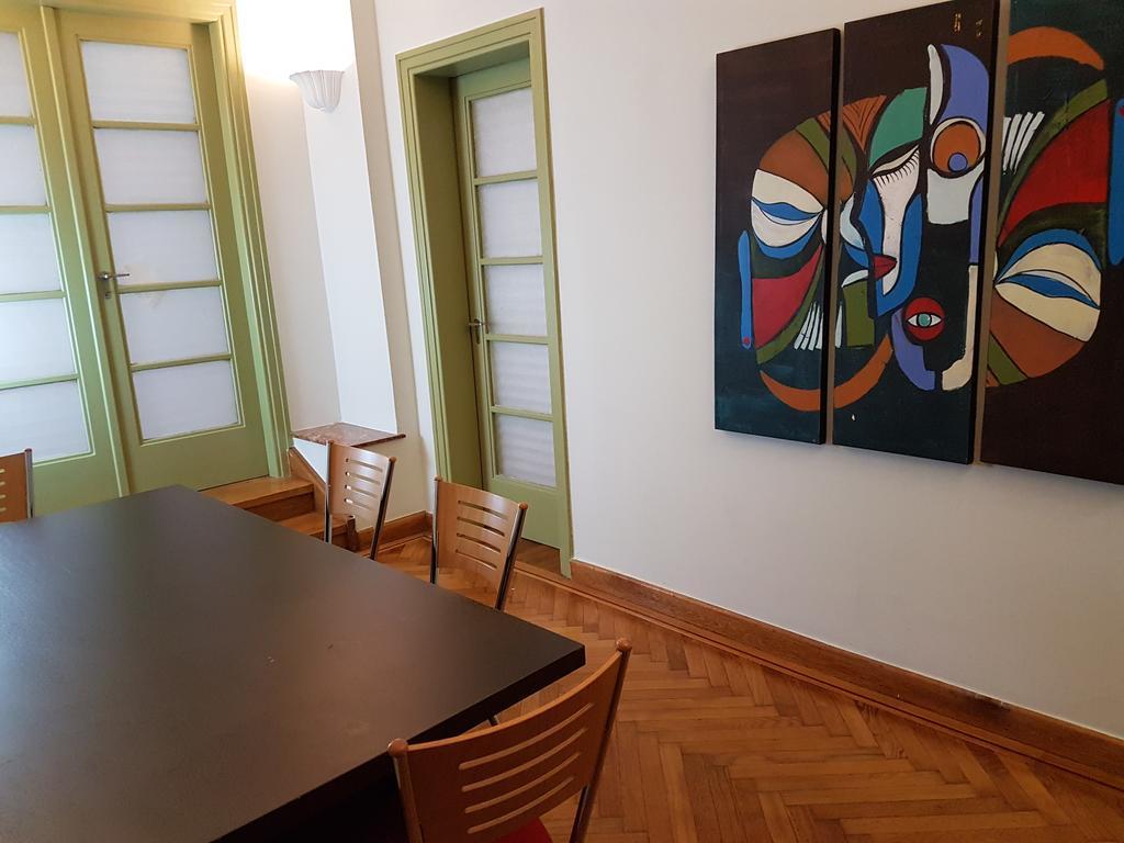 Errathens Pine Red And Taupe - Center Apartamento